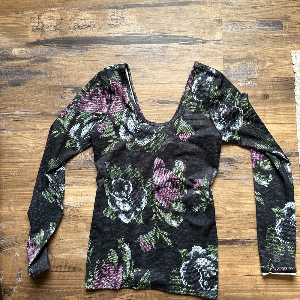 Size 8 lululemon shirt.
